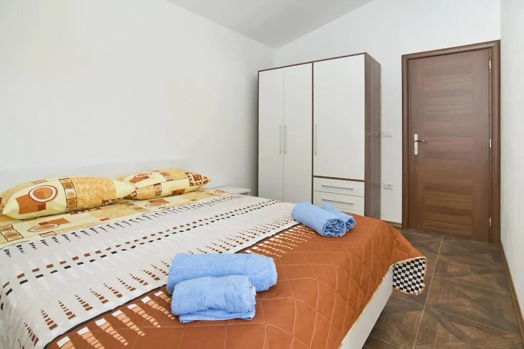 Apartments Neno Ουμάγκ