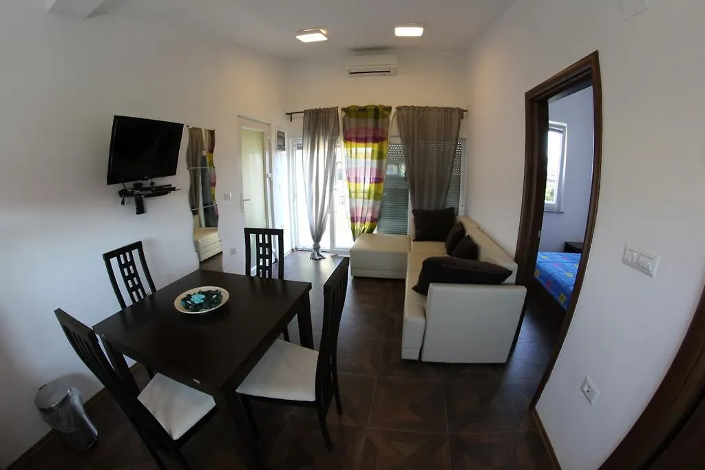 Apartments Neno Ουμάγκ Κροατία