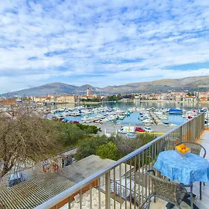 https://apartments-and-rooms-iva.hotels-in-trogir.com